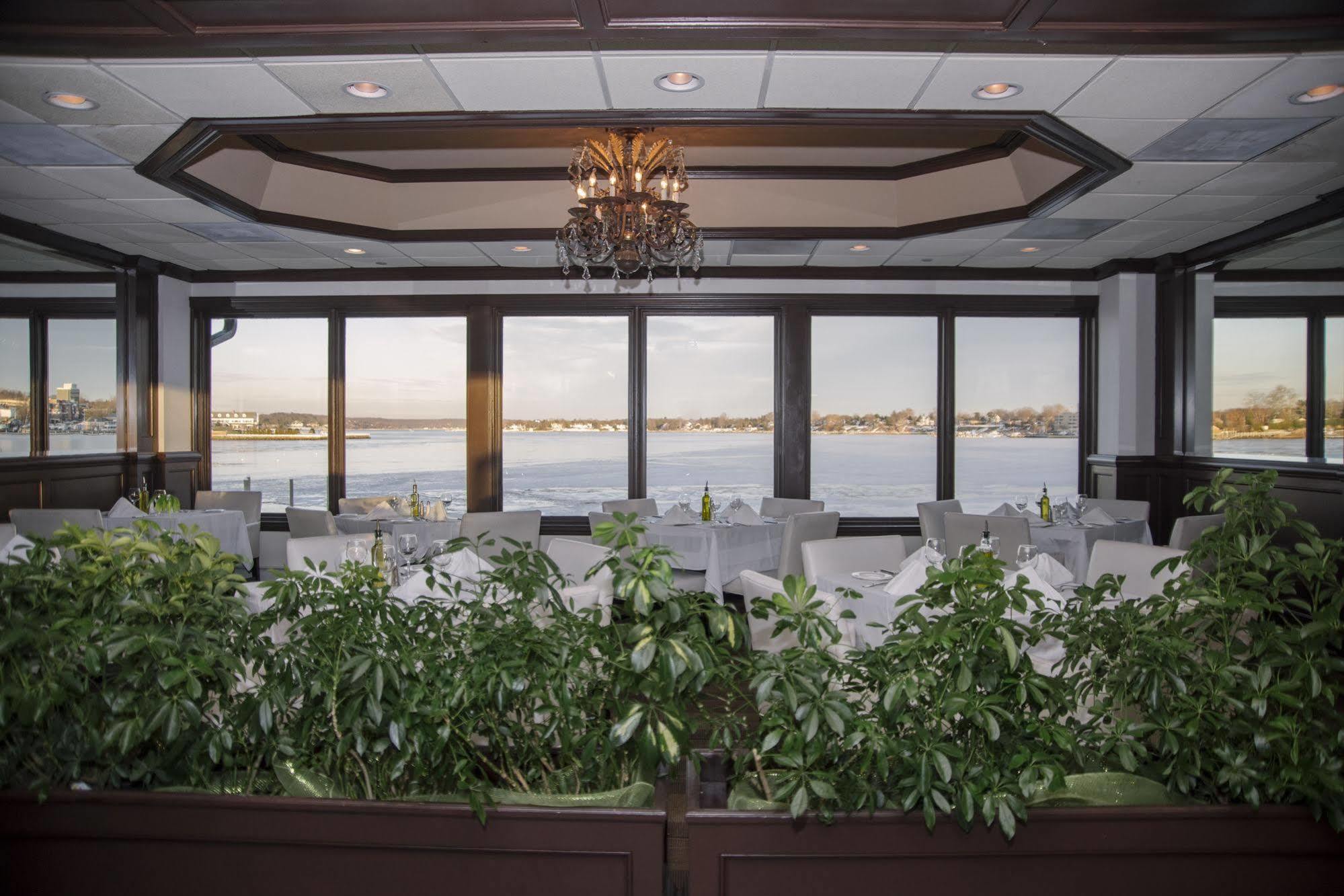 Oyster Point Hotel Red Bank Exterior photo